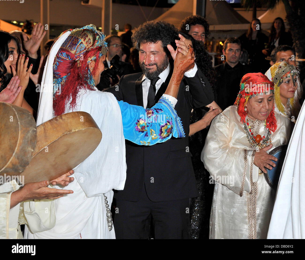 Leila Bekhti, Hafsia Herzi, Radu Mihaileanu und Besetzung 2011 Cannes International Film Festival - Tag 11 - La Source Des Femmes - Premiere Cannes, Frankreich - 21.05.11 Stockfoto