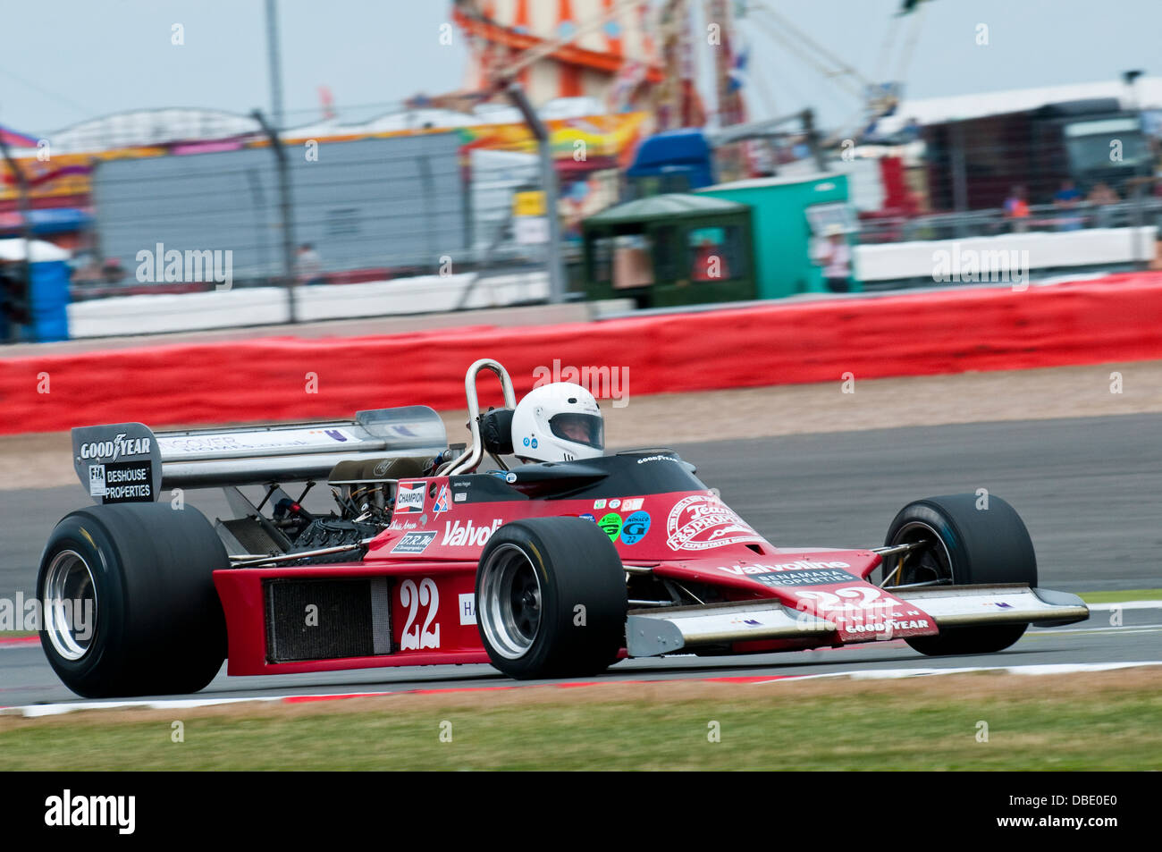 James HAGAN in einem Fähnrich MN177 während des 2013 Silverstone Classic FIA Masters historische Formel1 Rennens (fertige 14. Stockfoto