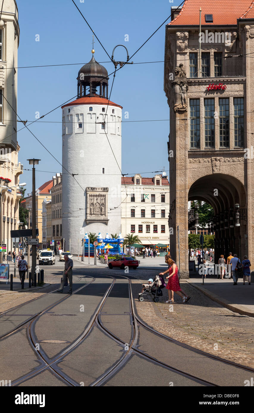 Dicke Turm / Frauenturm und Jugendstil Department store am Marienplatz, Görlitz, Sachsen, Deutschland Stockfoto
