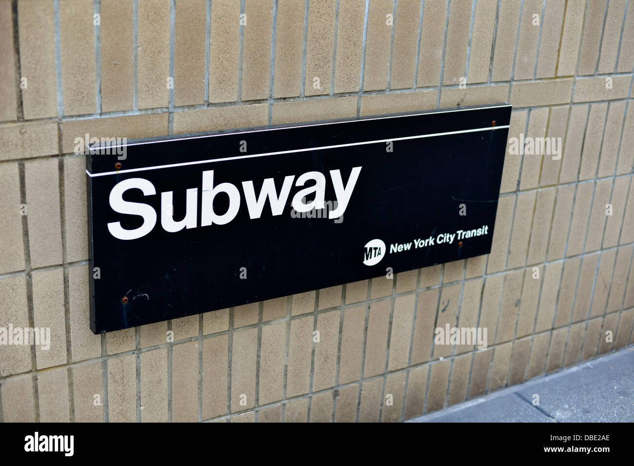 "U-Bahn" Schild an Wand NYC Stockfoto