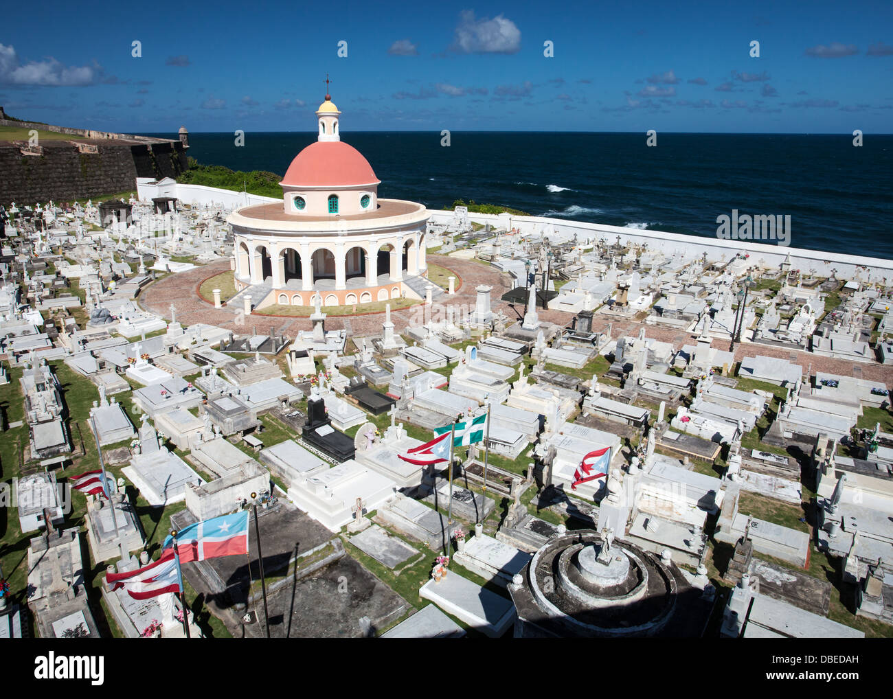 Santa María Magdalena de Pazzis Friedhof nahe dem Meer bei El Morro in Old San Juan, Puerto Rico. Stockfoto