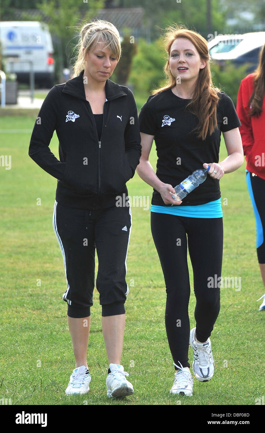 Chloe Madeley, Olivia Hallinan Virgin Active London Triathlon - Fototermin statt bei Virgin Active, Bromyard Avenue London, England - 07.06.11 Stockfoto