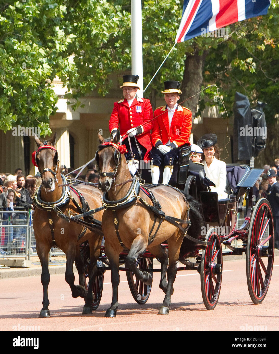 Catherine Middleton, Herzogin von Cambridge Trooping The Colour, offizieller Geburtstag der Queen zu feiern statt an der Mall-London, England - 11.06.11 Stockfoto