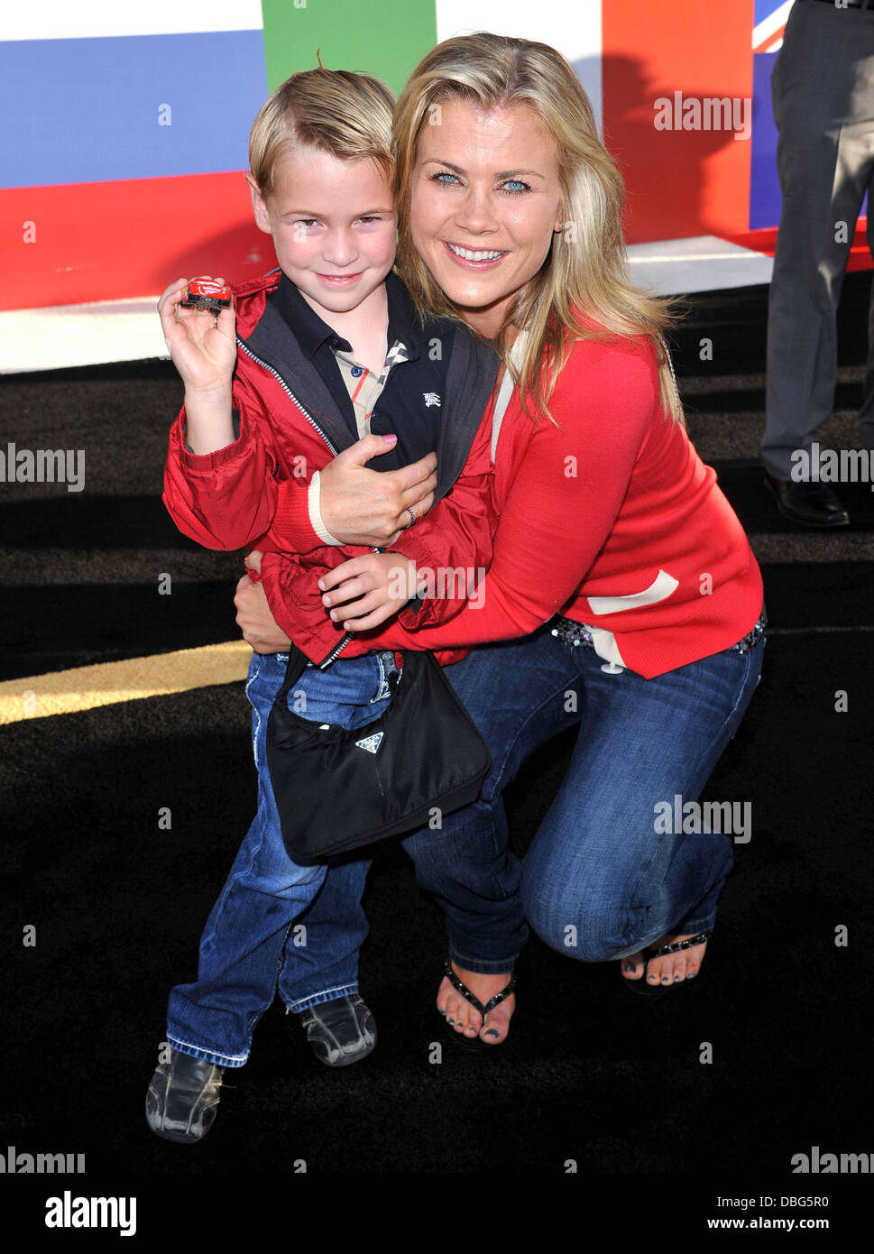 Alison Sweeney und ihr Sohn Ben der Los-Angeles-premiere von "Cars 2" im El Capitan Theatre - Ankünfte Los Angeles, Kalifornien - 18.06.11 statt Stockfoto