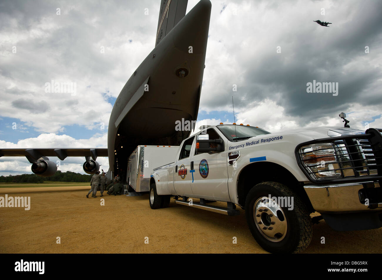 Das Florida erweiterte chirurgische und Transport-Team kommt zu Young Air Assault Strip an in Krieger Übung 86-13-01 Stockfoto