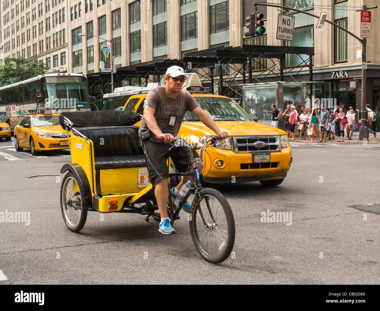 Fahrradrikscha taxi Radfahrer in New York City Stockfoto