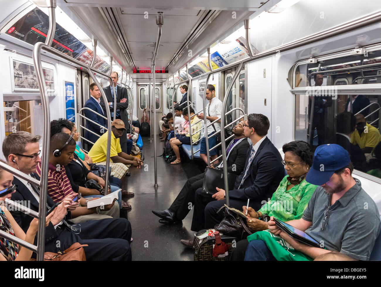 Pendler auf der New Yorker u-Bahn am Morgen Stockfoto