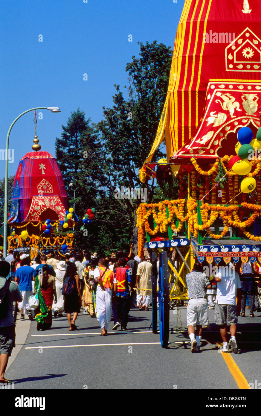 Hare-Krishna-Chariot-Parade und Festival of India, Vancouver, BC, Britisch-Kolumbien, Kanada - Anhänger gehen mit Float Stockfoto