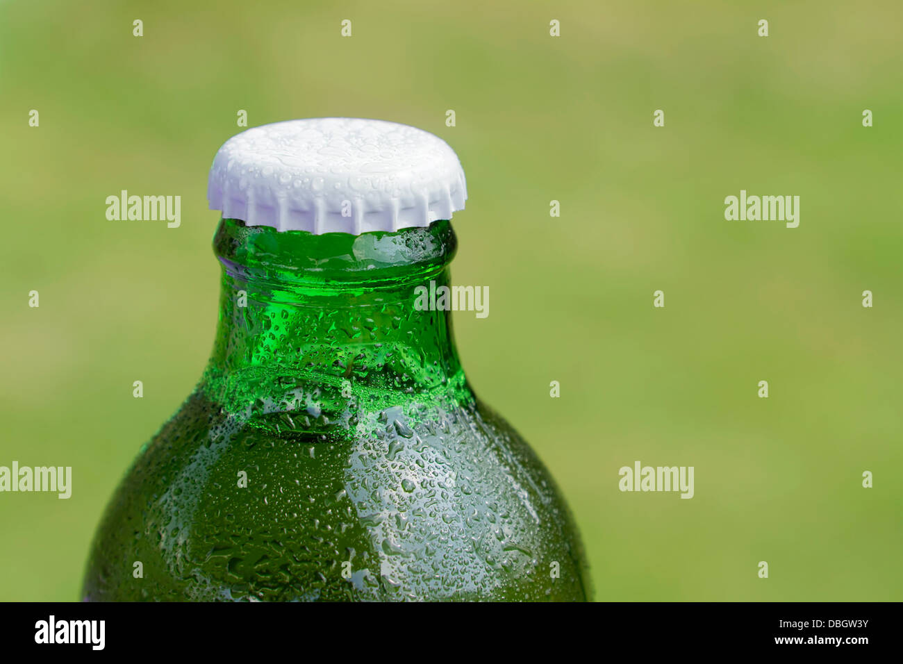Eis kalt grüne Flasche Bier Stockfoto