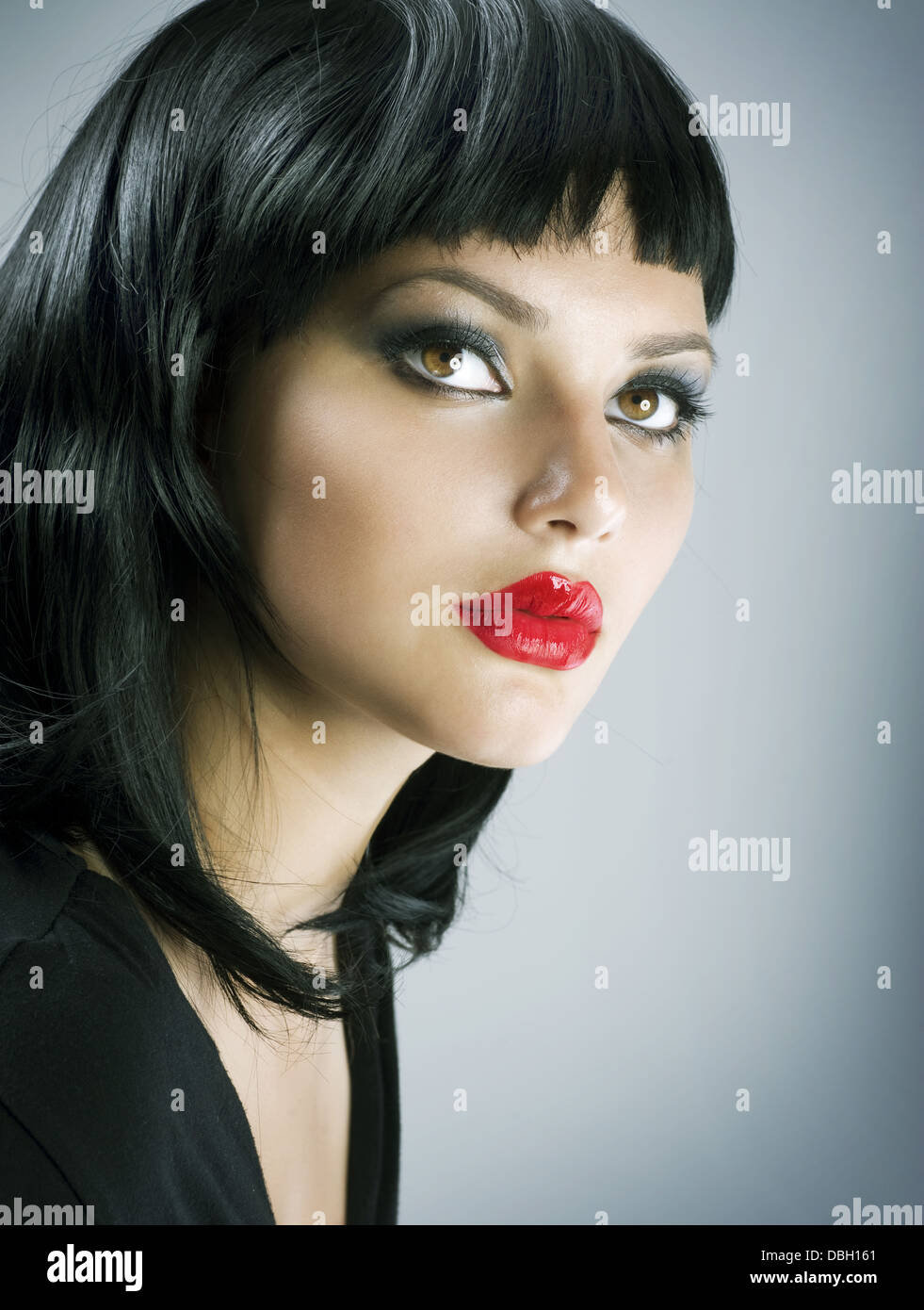 Brunette Extreme Make Up Gotische Girl Haircut Stockfoto