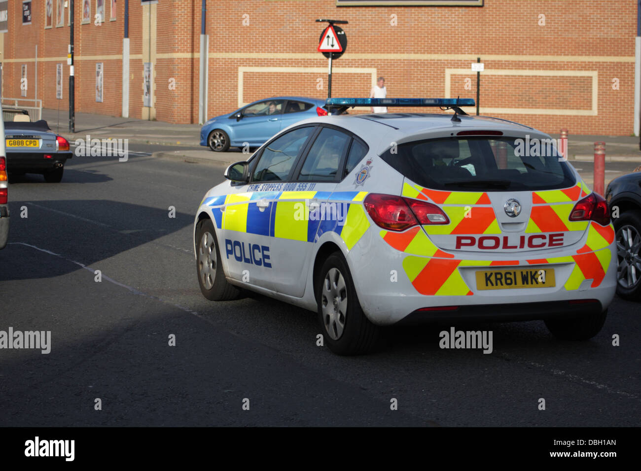 Polizeiauto Reaktion auf einem Vorfall. Sunderland, England. Stockfoto