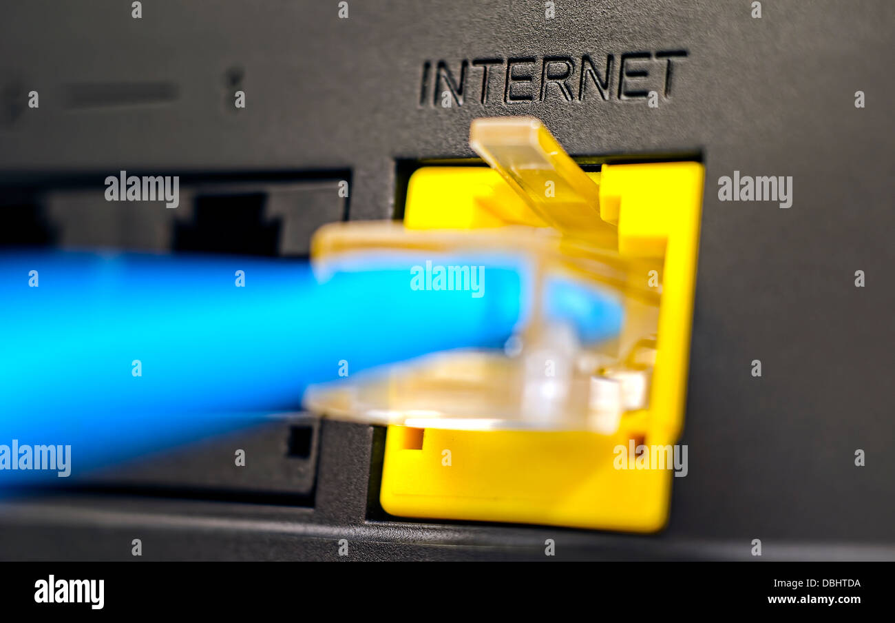 Steckdose für Internet-Anschluss, Makro von Internet und Ethernet-Kabel Stockfoto