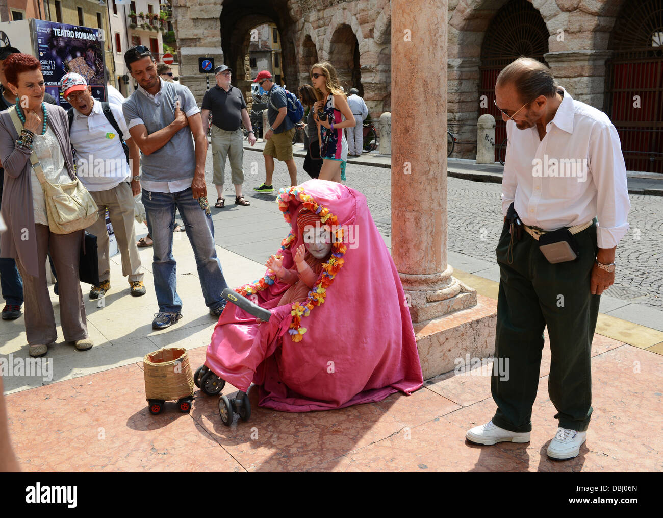 Straße Pantomime porträtiert eine Baby-Verona-Italien Stockfoto