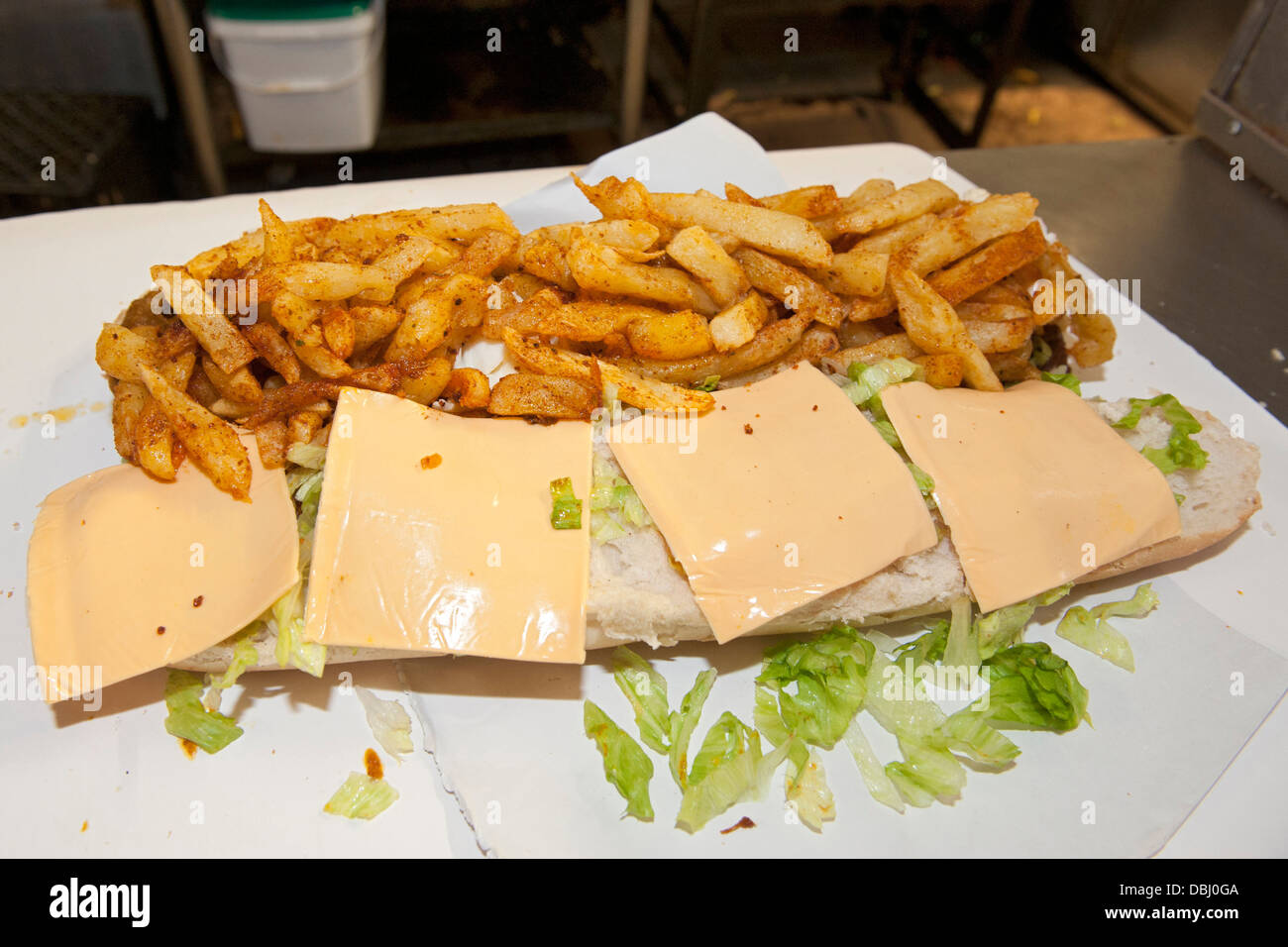 Volles Haus Gatsby Sandwich vorbereitet auf die goldene Schale nehmen in Athlone, Cape Town, Südafrika. Stockfoto