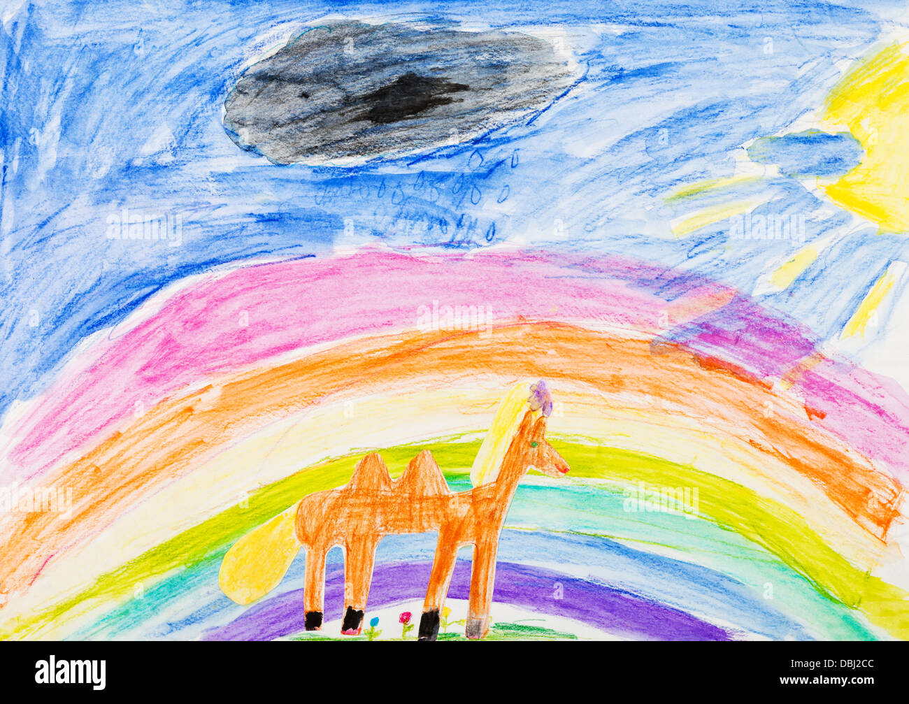 Kinder zeichnen - Pferd unter Regenbogen am blauen Himmel Stockfoto