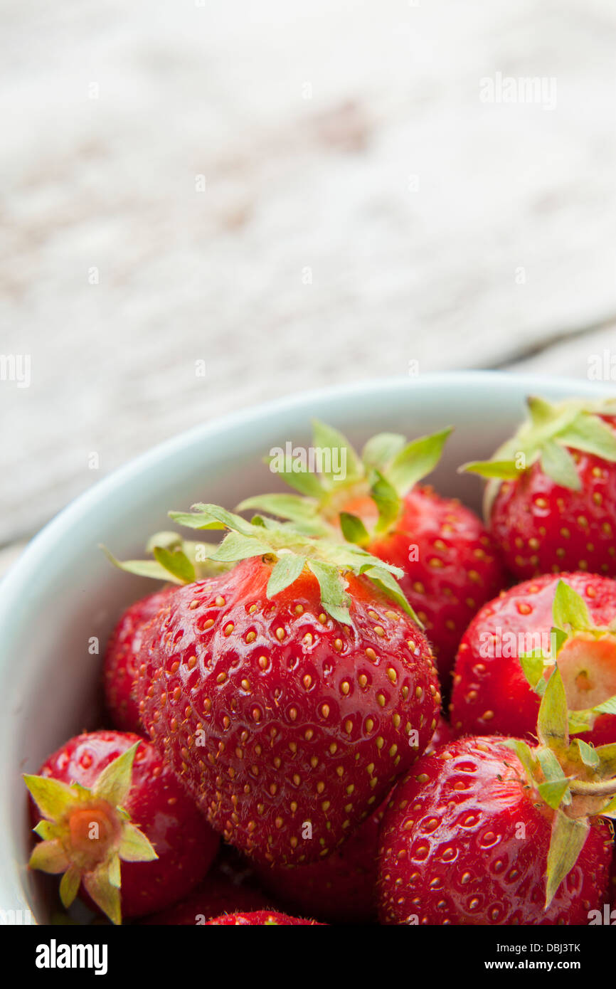 Erdbeeren in einer Tasse Stockfoto