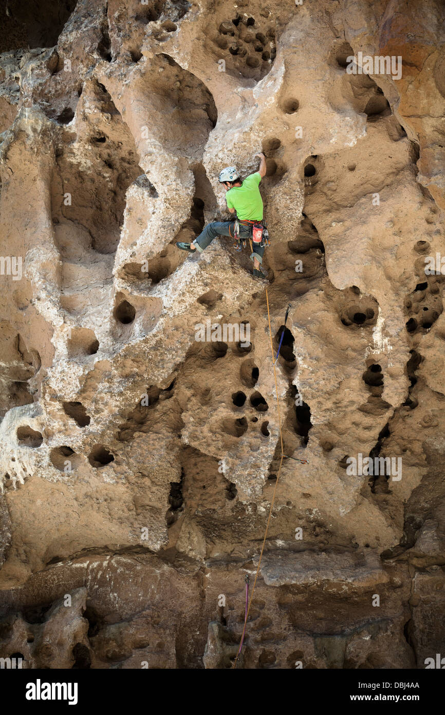 Klettern in La Buitrera Canyon in Piedra Parada, Chubut, Argentinien. Stockfoto