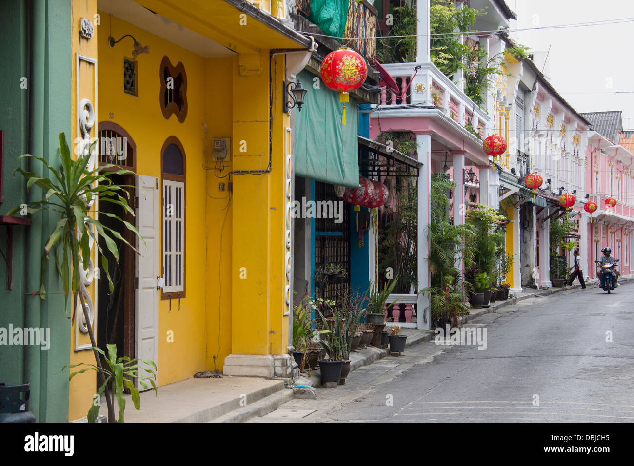 Sino-portugiesischen Geschäftshäusern in Soi Romanée, alte Stadt Phuket, Thailand Stockfoto