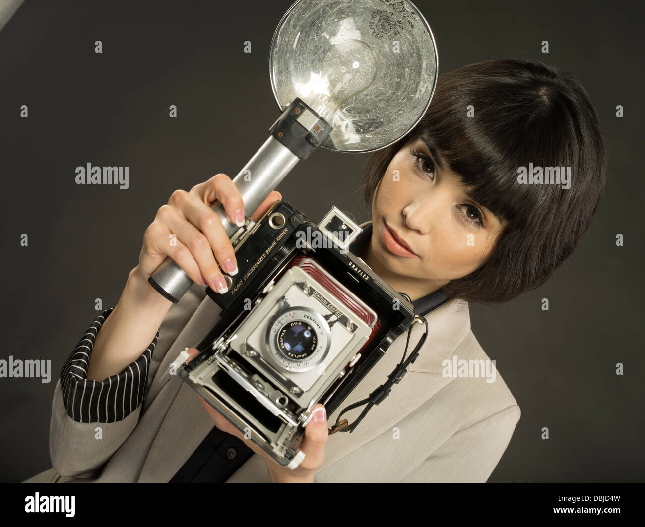 Junge schöne Frau in den Zwanzigern Stockfoto