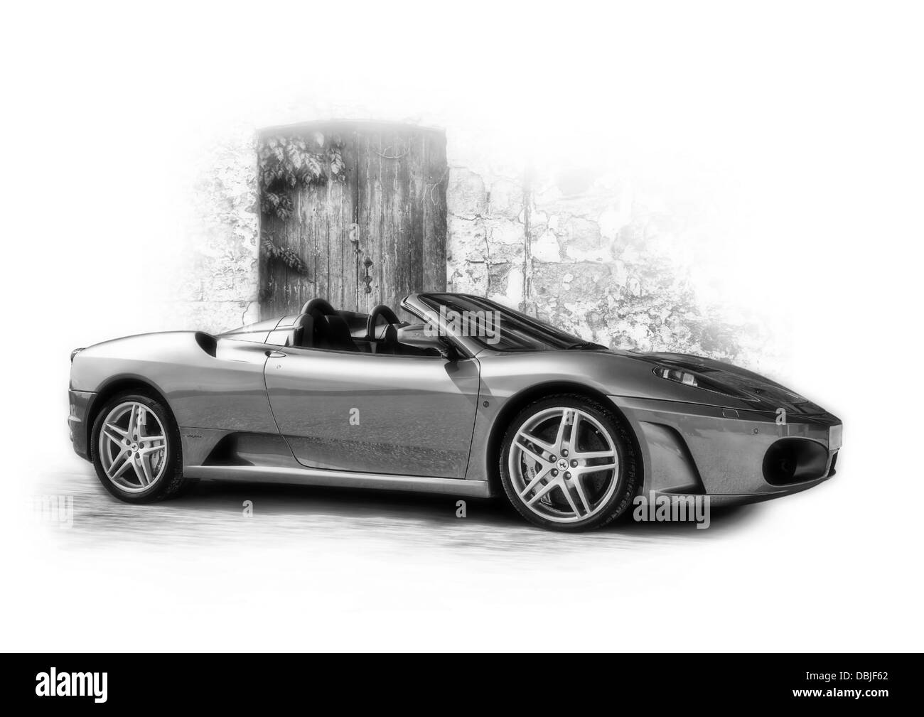 Ferrari F430 auf der Straße fotografiert und dann in Photoshop erstelle ich das endgültige Bild bearbeitet. Stockfoto