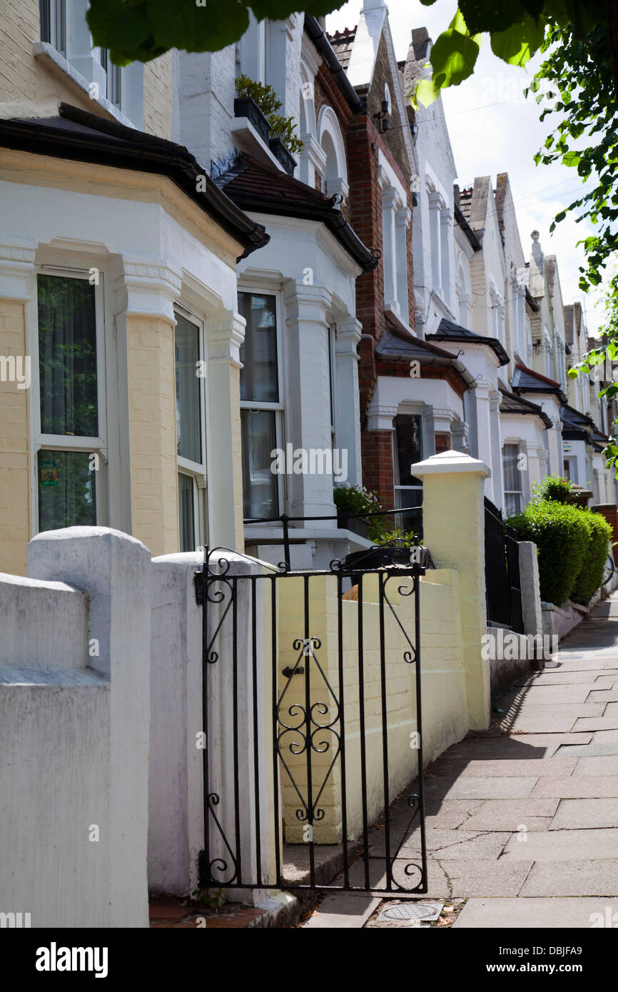 Halb-freistehende Häuser in Battersea - Wandsworth - London UK Stockfoto