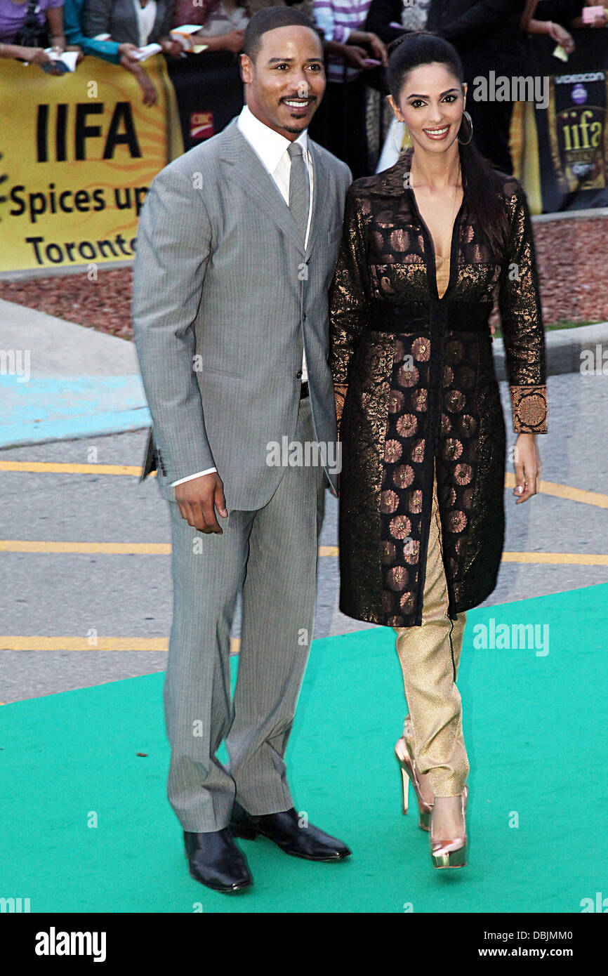 Mallika Sherawat "Doppelten Damhaal" Premiere Ankunft in Silver City während IIFA 2011 Toronto.  Brampton, Ontario, Kanada - 23.6.11 Stockfoto