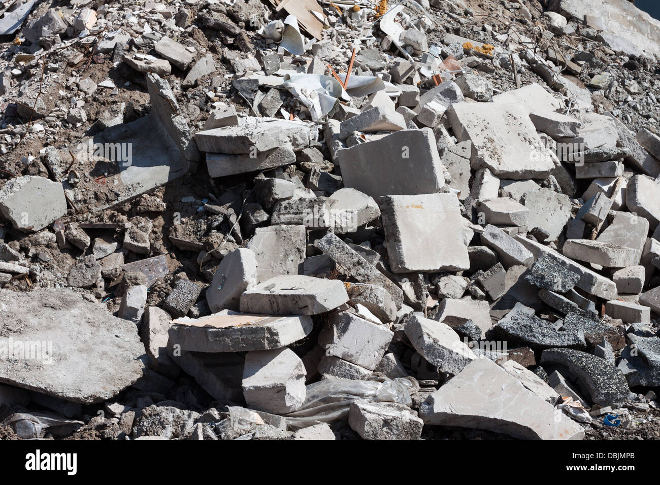 Betonschutt Trümmer auf Baustelle Stockfoto