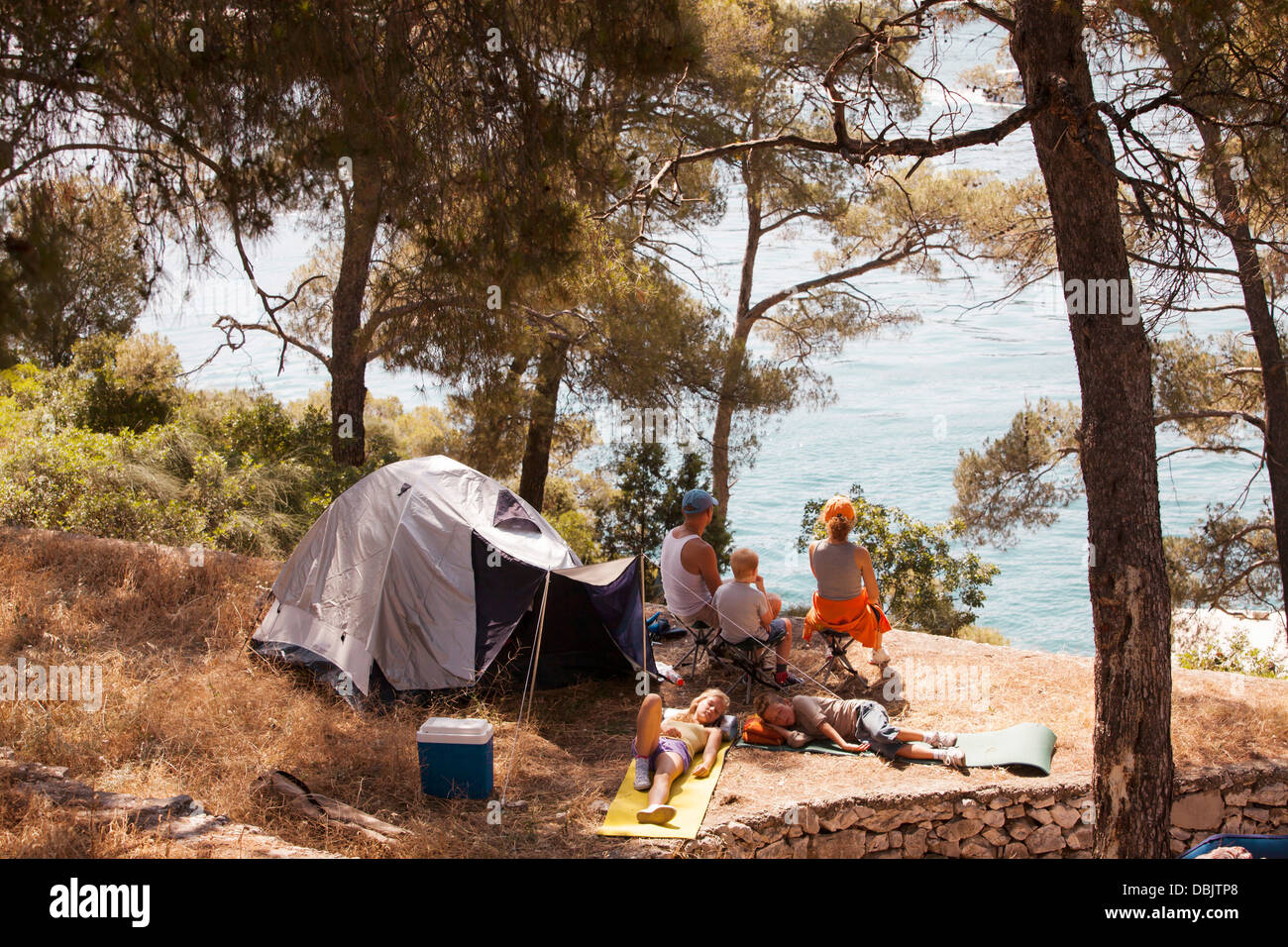 Familienurlaub in Kroatien, Dalmatien, auf Campingplatz Stockfoto