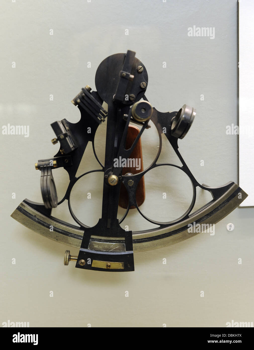 Marine sextant Fotos und Bildmaterial in hoher Auflösung Alamy — free download