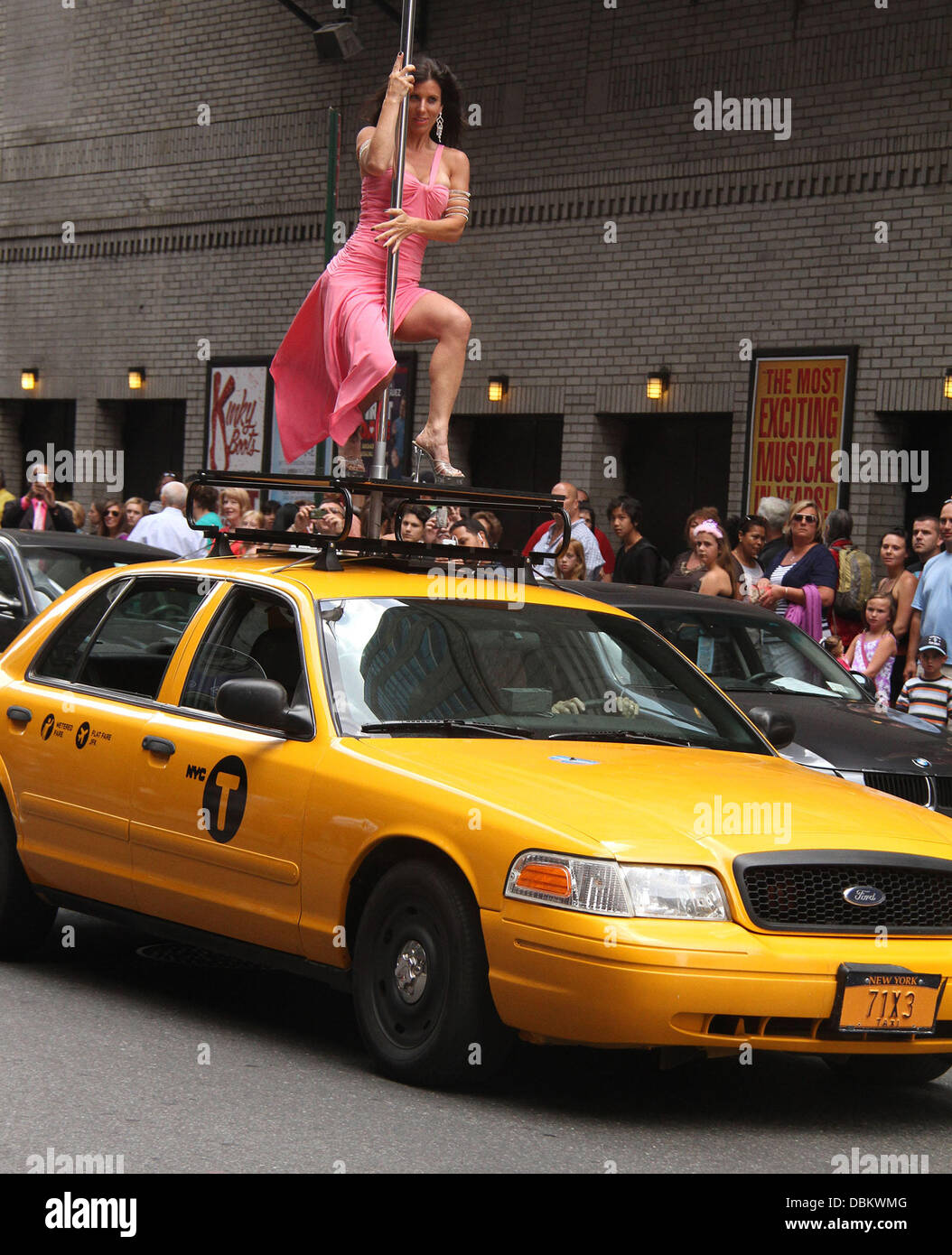 New York New York Usa 31 Juli 2013 New York Taxi Cab Stripperin Auf The Late Show With David Letterman Statt An Der Ed Sullivan Theater Bildnachweis Nancy Kaszerman Zumapress Com Alamy Live Nachrichten Stockfotografie