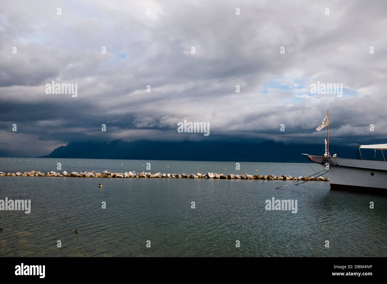 Sturm über dem Genfer See oder See Léman, Lausanne, Schweiz, Westeuropa Stockfoto