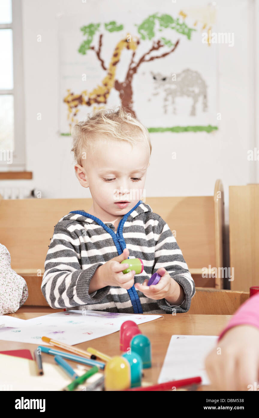 Kinder im Kindergarten, Kottgeisering, Bayern, Deutschland, Europa Stockfoto