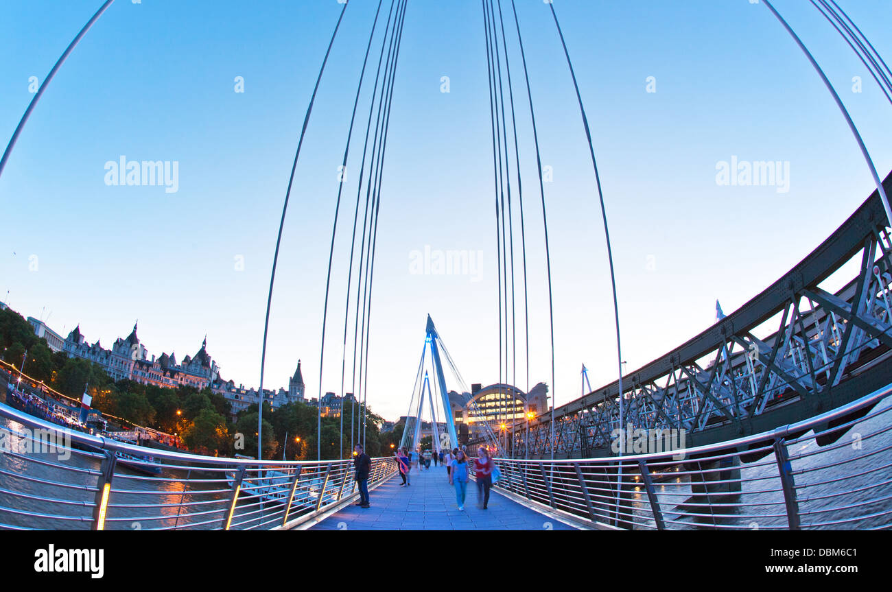Hungerford Bridge Nacht London UK Stockfoto