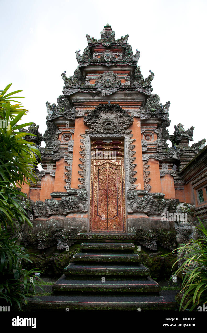 Tür, Pura Saraswati Tempel, Lotus Garden, Ubud, Bali, Indonesien Stockfoto