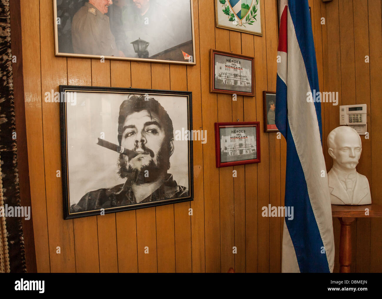 Fotos an der Wand in Havanna Kuba von Fidel Castro Stockfoto
