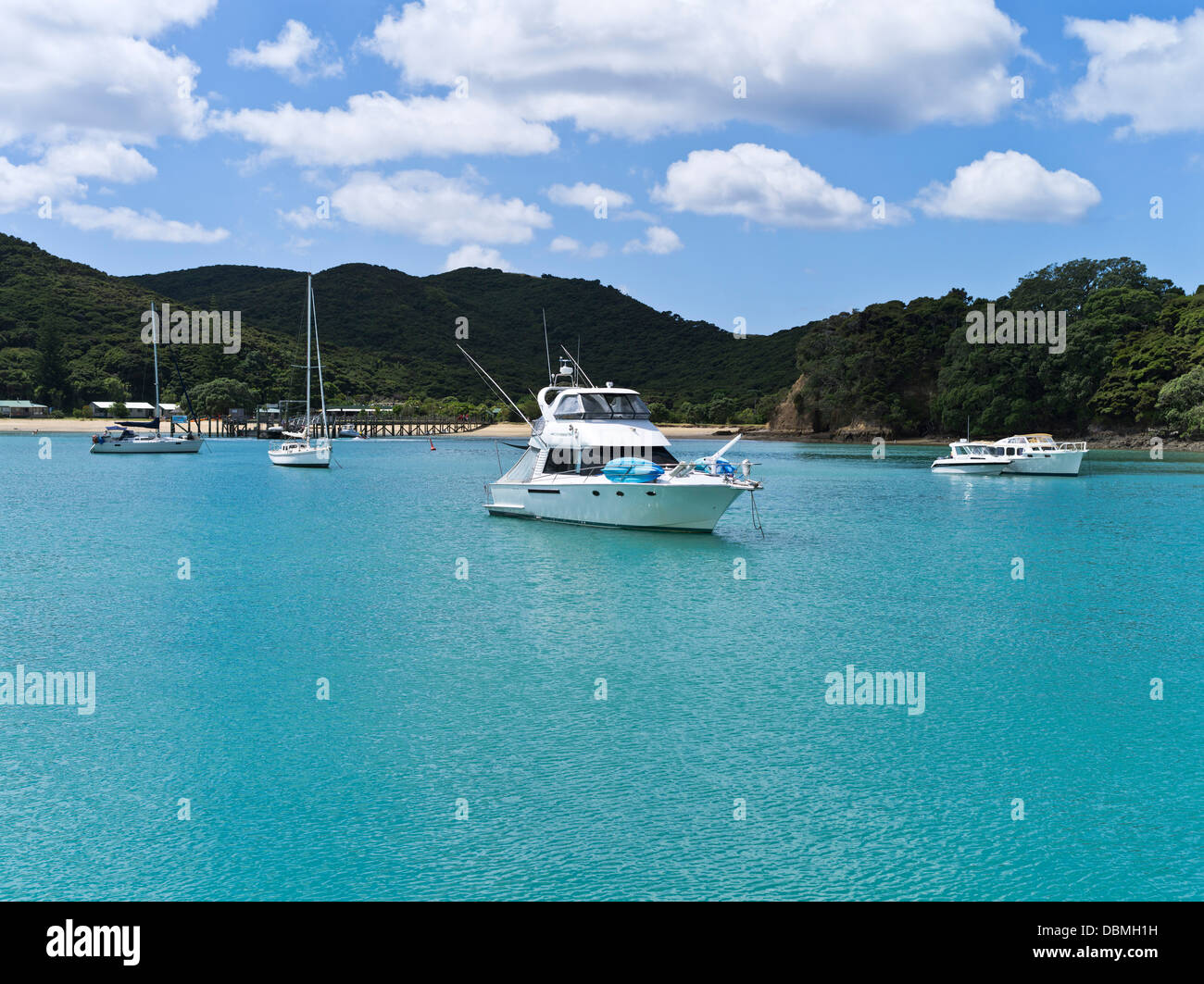 dh Urupukapuka Island Bucht der Inseln Neuseeland Yachten vor Anker Insel Otaio bay Indico Bay Boote Stockfoto