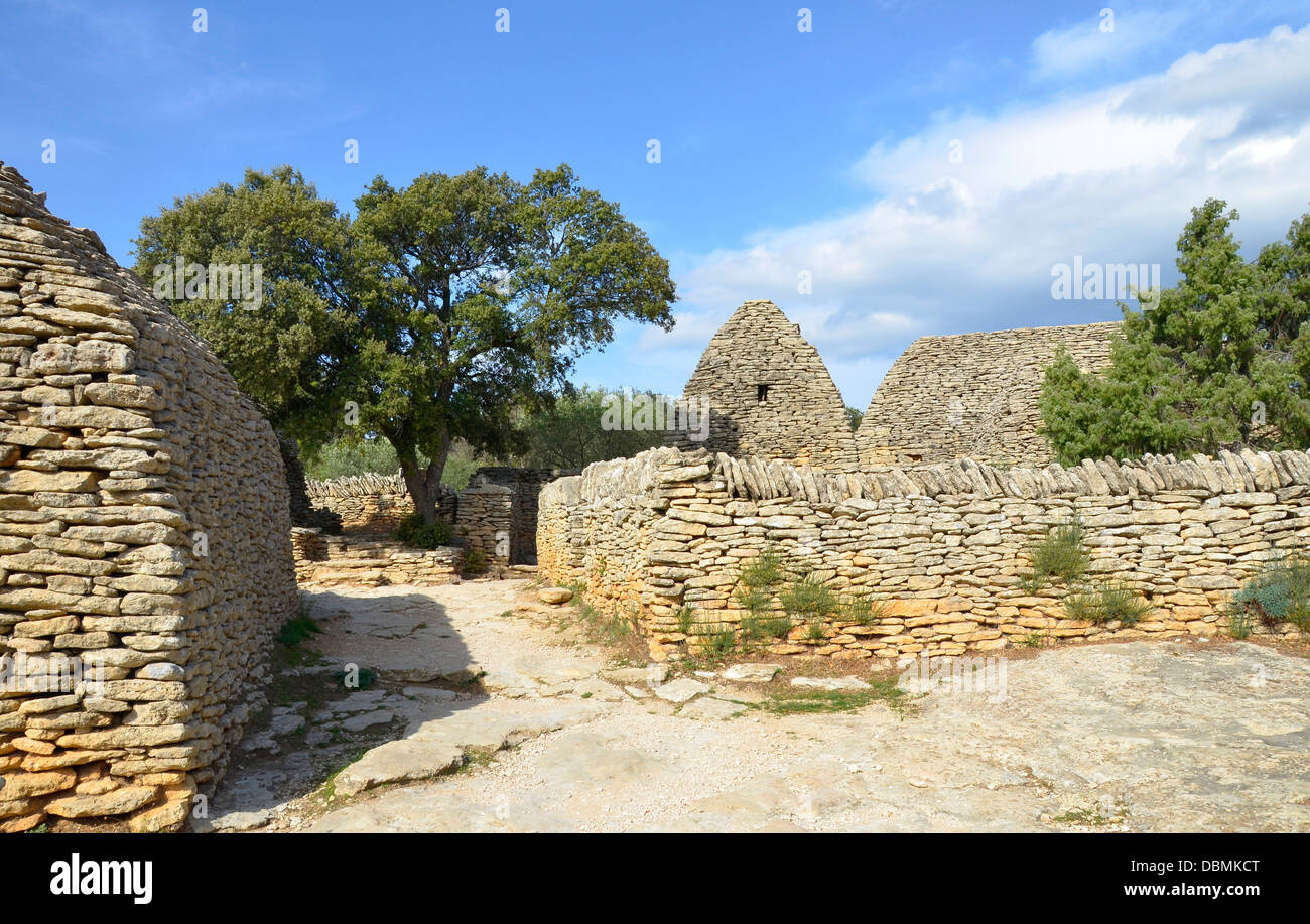 Gordes "Village des Bories" Vaucluse Abteilung von Frankreich landwirtschaftliche Wirtschaftsgebäude "Les Savournins" als ein historisches Denkmal Stockfoto