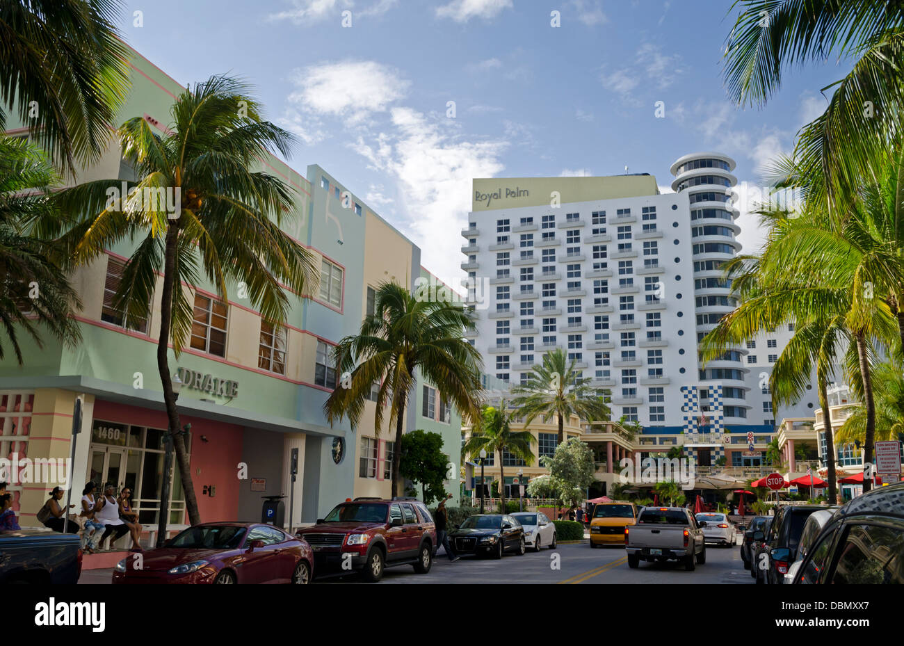 Art-Deco-Restaurants und Hotels am Ocean Drive in South Beach, Miami, Florida.  Royal Palm und Drake Hotels zu sehen Stockfoto