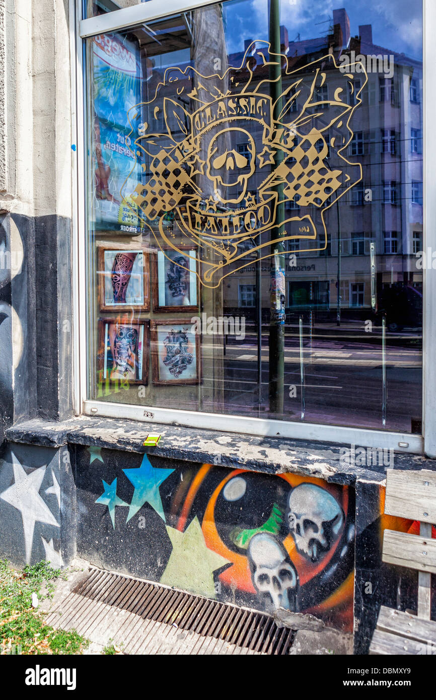 Tattoo Parlour Shop Window Stockfotos und bilder Kaufen Alamy