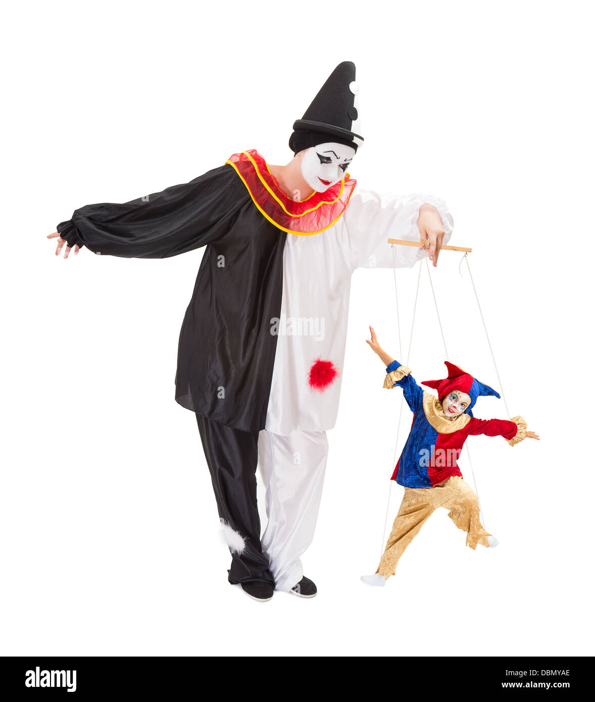 Lebende Marionette Clown auf Streicher und eine live Pierrot-Puppe Stockfoto