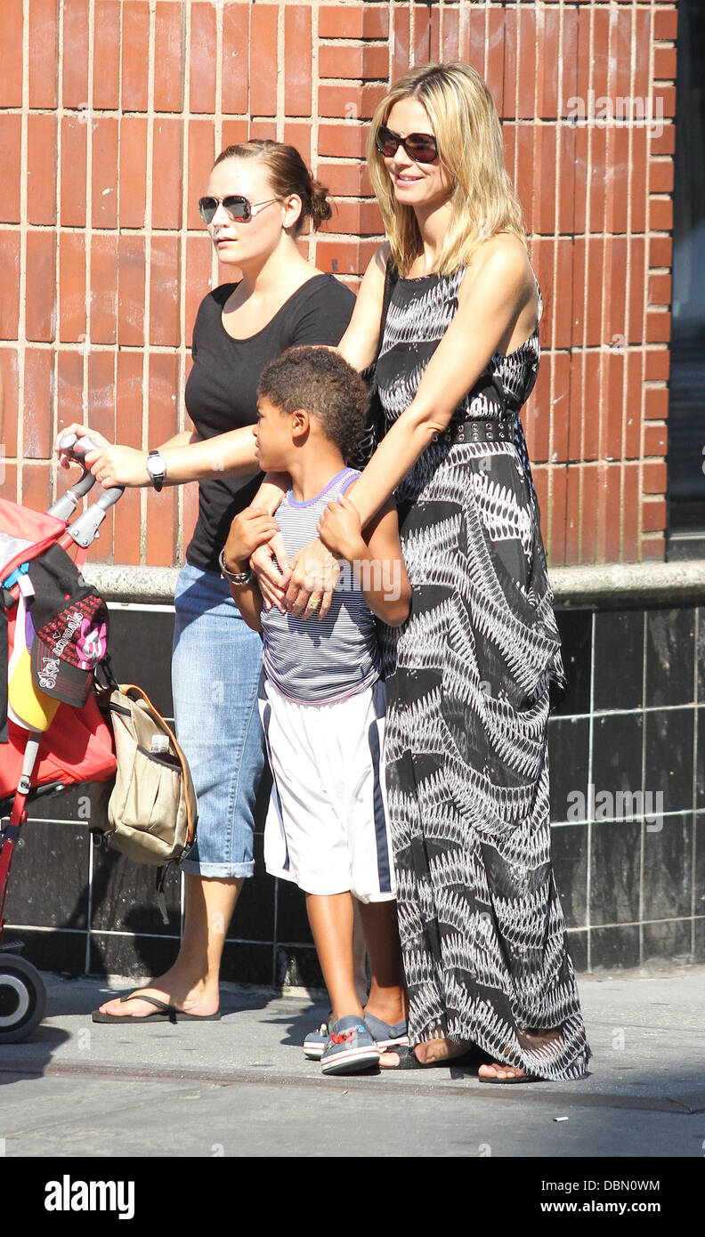 Heidi Klum und Sohn Henry Samuel auf dem Weg zur Schule New York City ...