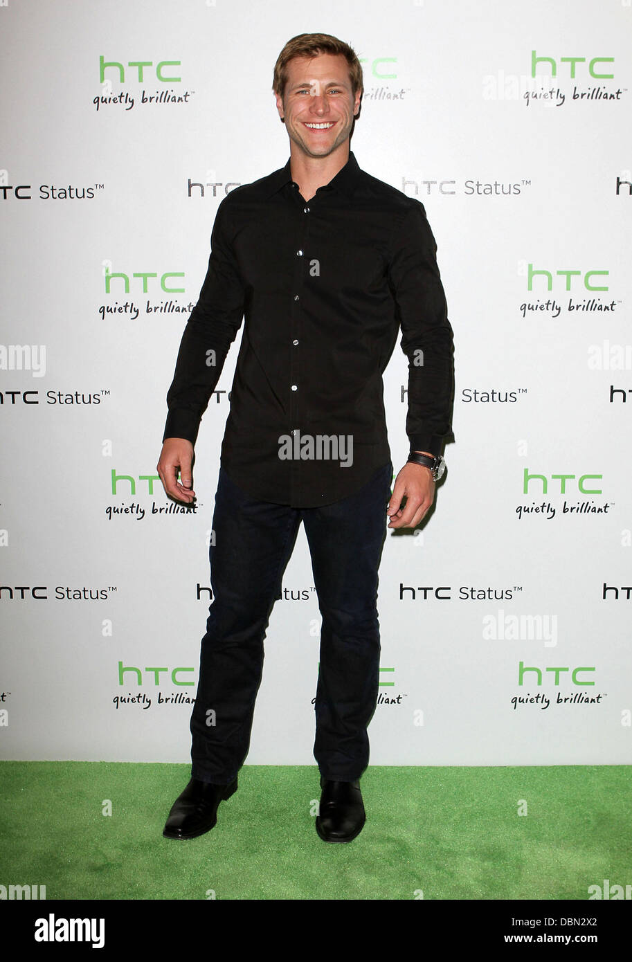 Jake Pavelka das HTC Status soziale Auftaktveranstaltung statt in den Paramount Studios - Ankünfte Los Angeles, Kalifornien - 19.07.11 Stockfoto