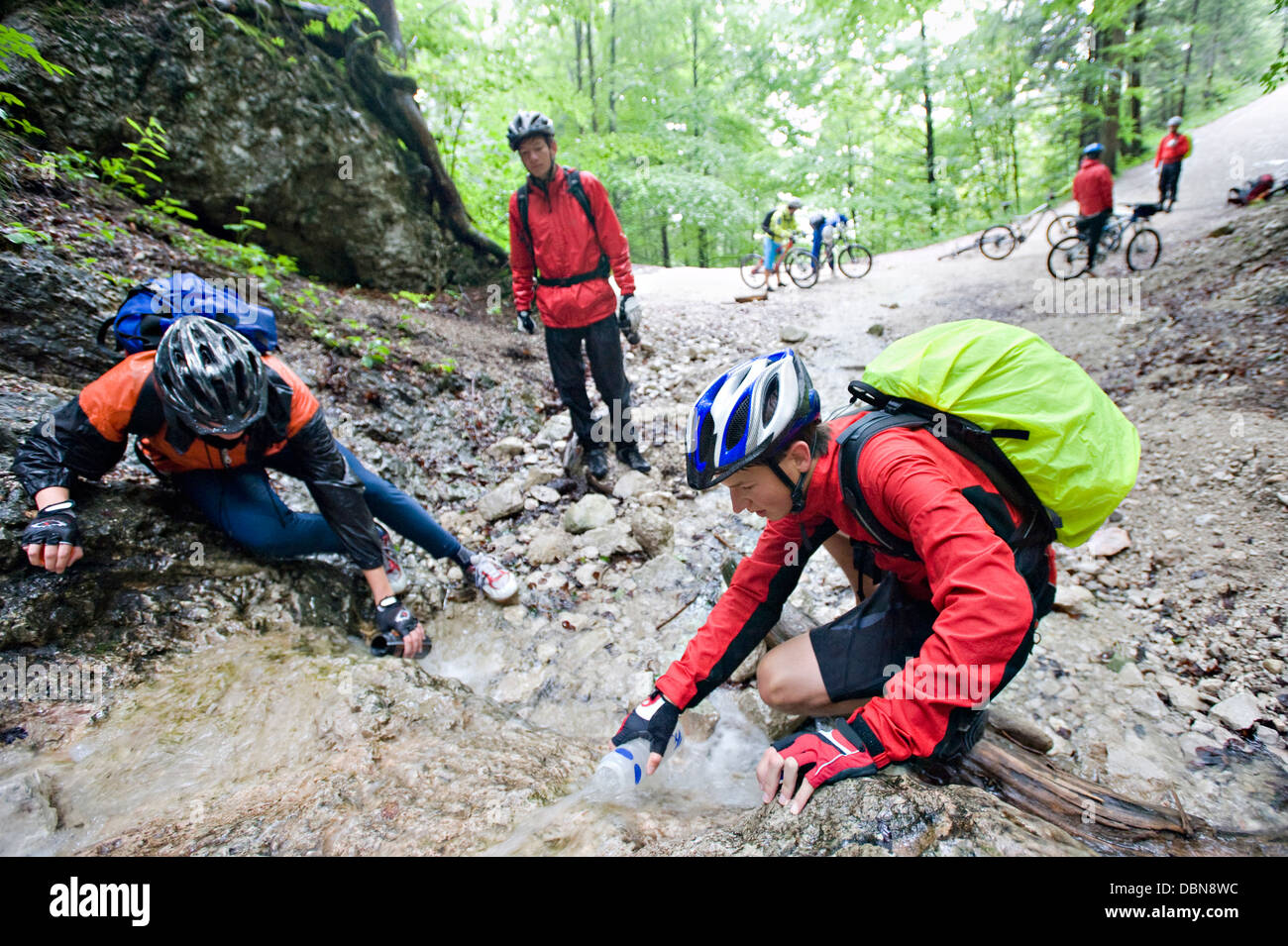 Mountainbiker Fluss, Schwangau-Bleckenau, Bayern, Deutschland Stockfoto