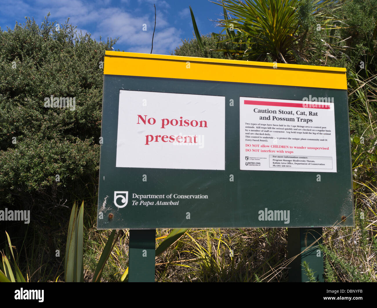 dh CAPE REINGA Neuseeland Aupouri Peninsula No vergiften Zeichen Achtung Ungeziefer fallen Ratte Hermelin, Opossum fangen Stockfoto