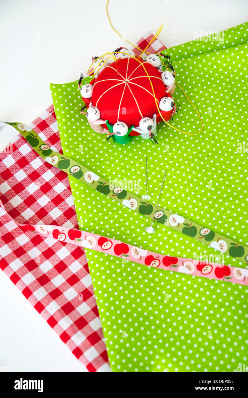 Macht ein Memoboard aus Stoff, Nähen Materialien, München, Bayern, Deutschland Stockfoto