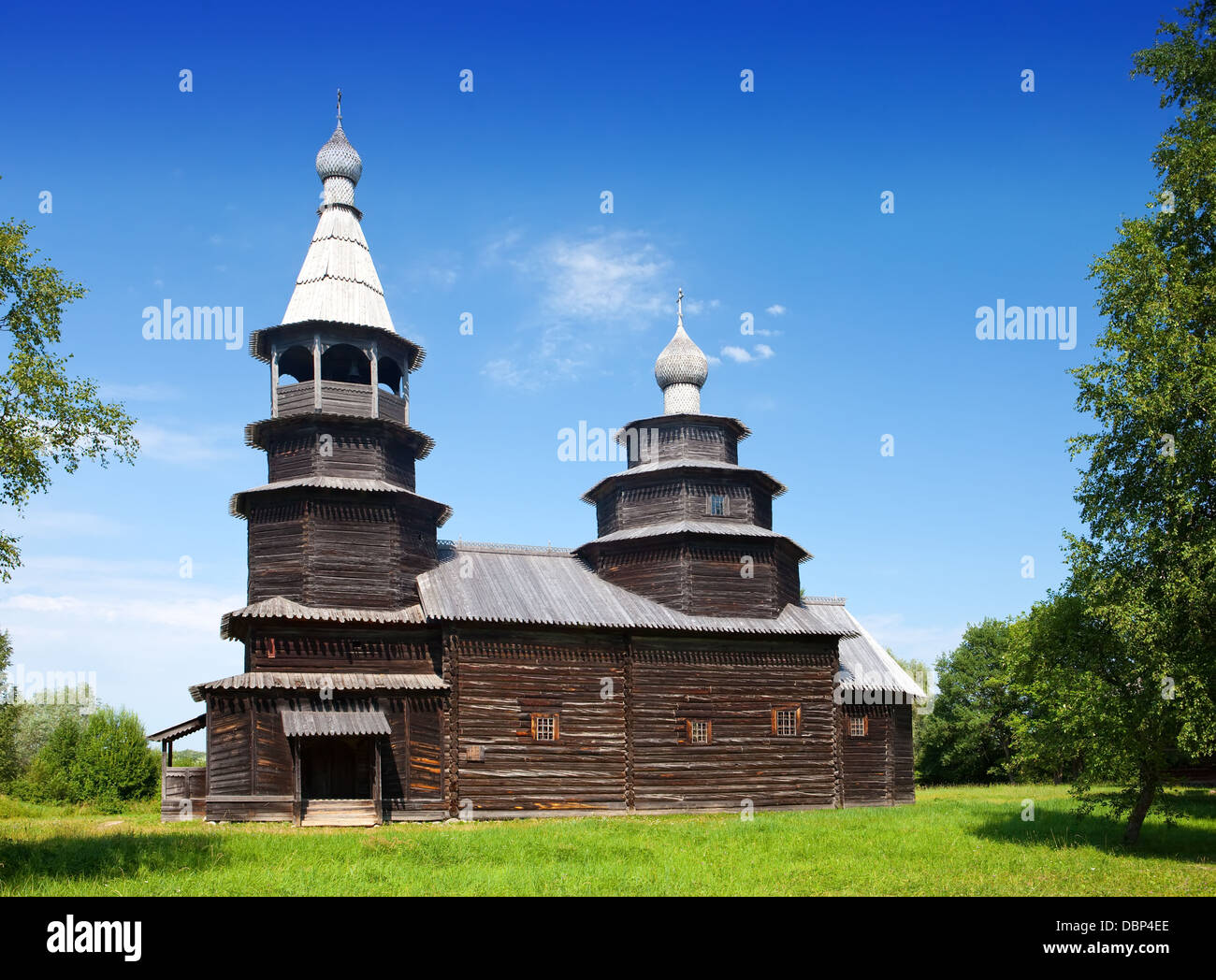 Freilichtmuseum der alten Holzarchitektur. Russland. Vitoslavlitsy, Groß Nowgorod. Stockfoto
