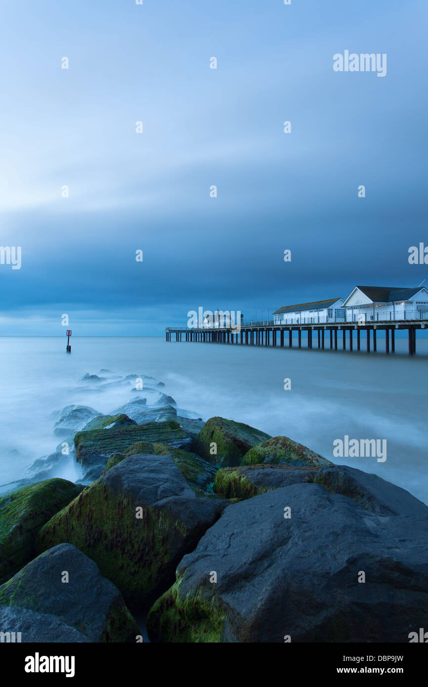 Southwold Pier in der Morgendämmerung, Küste von Suffolk Stockfoto