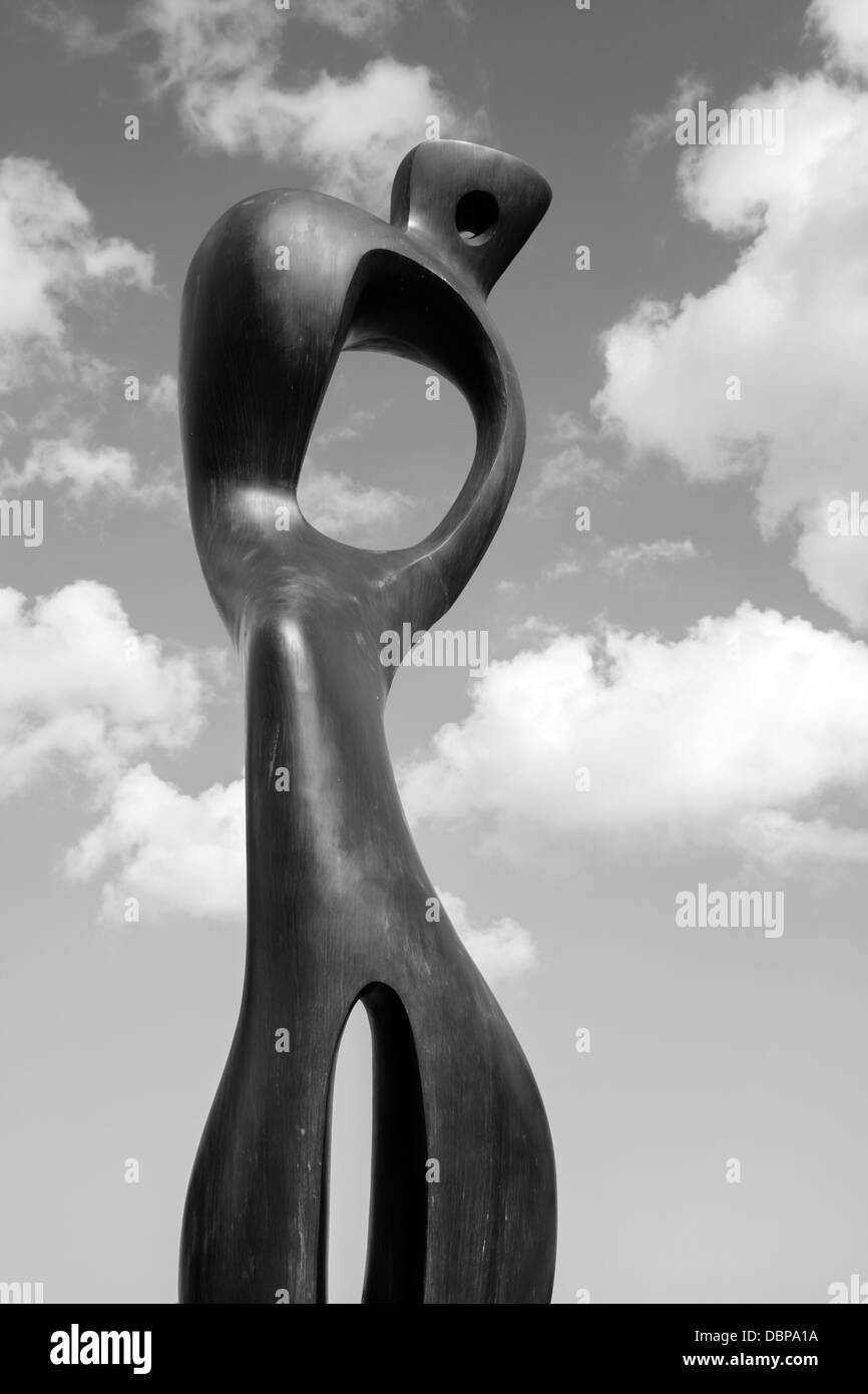 Henry Moore Bronzeskulptur Snape Maltings, Suffolk Stockfoto