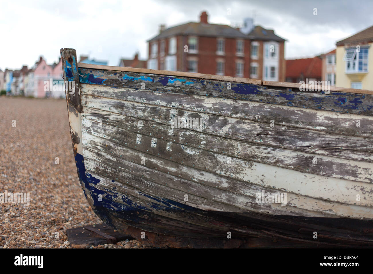 Aldeburgh alte Angeln Boot Bogen am Strand. Stockfoto