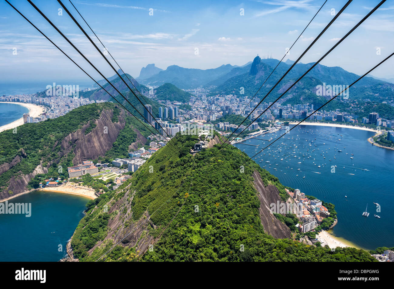 Blick über Botafogo und den Corcovado aus der Zuckerhut in Rio De Janeiro, Brasilien, Südamerika Stockfoto